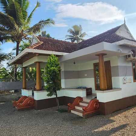 Punerjeni Homes Alappuzha Dış mekan fotoğraf