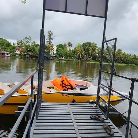 Punerjeni Homes Alappuzha Dış mekan fotoğraf