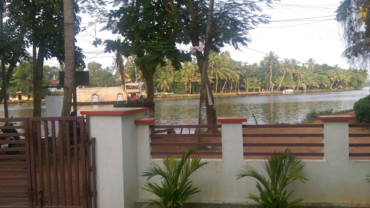 Punerjeni Homes Alappuzha Dış mekan fotoğraf