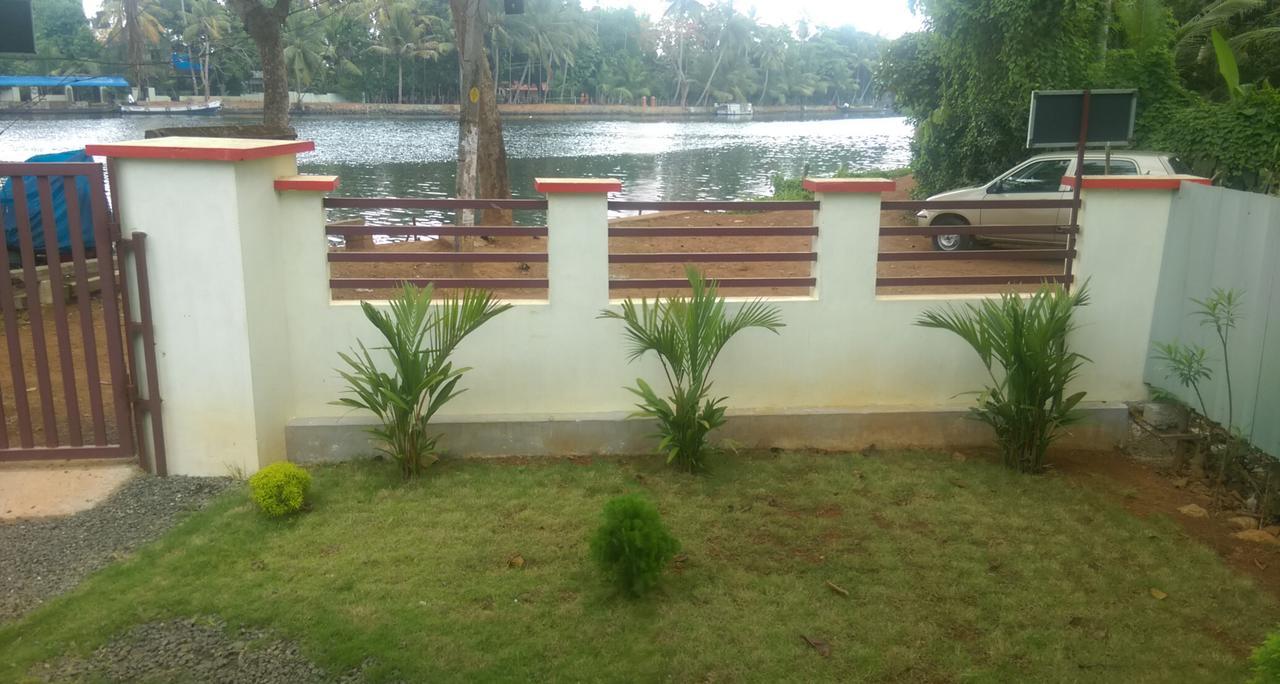 Punerjeni Homes Alappuzha Dış mekan fotoğraf