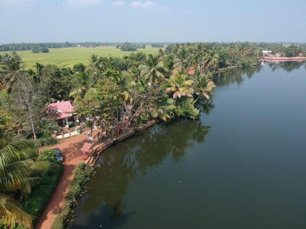 Punerjeni Homes Alappuzha Dış mekan fotoğraf