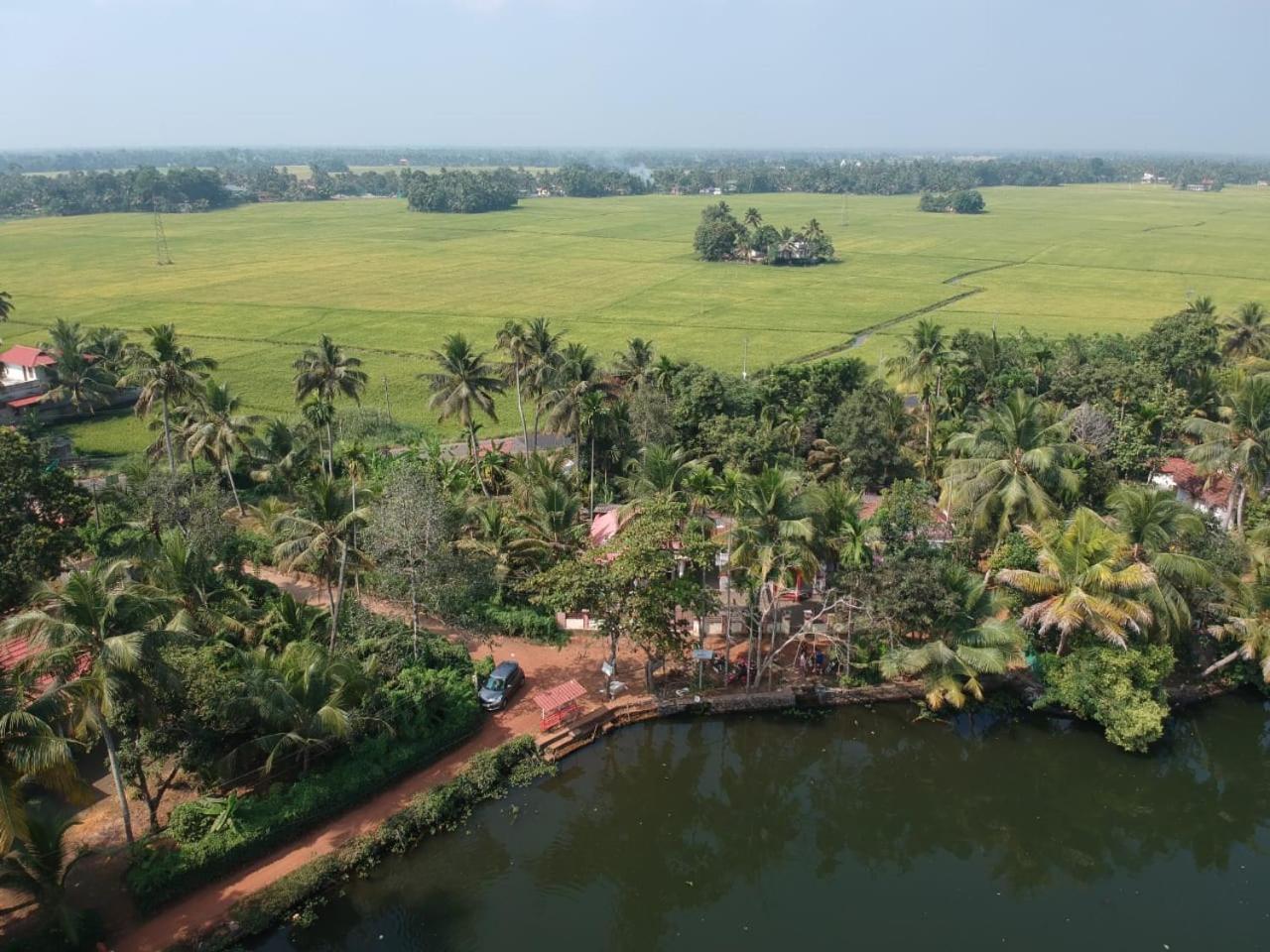 Punerjeni Homes Alappuzha Dış mekan fotoğraf