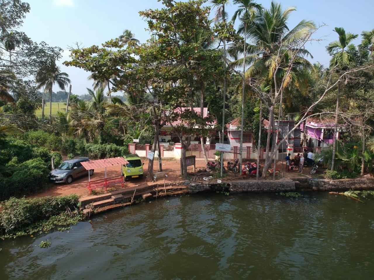 Punerjeni Homes Alappuzha Dış mekan fotoğraf